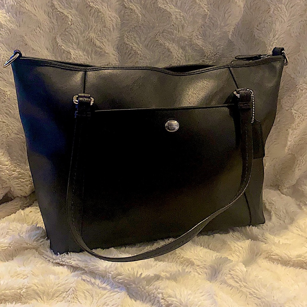 Coach Peyton Leather Pocket Tote